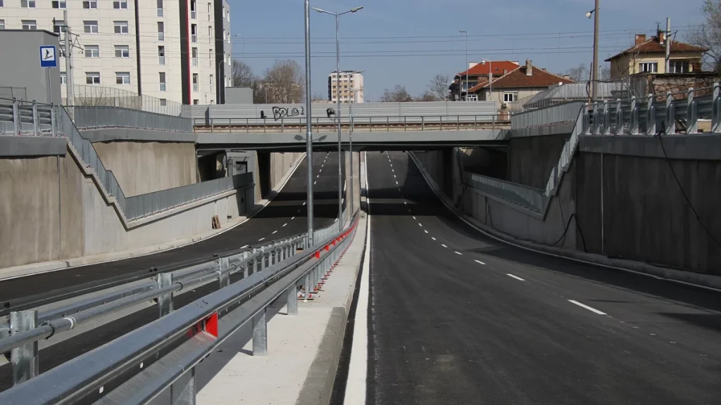 Подлезът "Модър-Царевец"